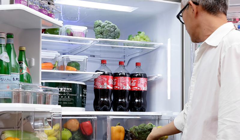 Built-in cooking range and kitchen appliances